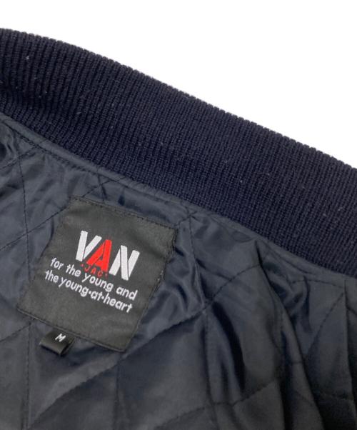VAN（ヴァン）VAN (ヴァン) スタジャン ネイビー×ベージュ サイズ:Mの古着・服飾アイテム