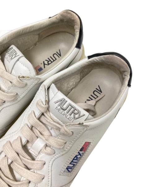 AUTRY（オートリー）AUTRY (オートリー) ローカットスニーカー ホワイト サイズ:41の古着・服飾アイテム
