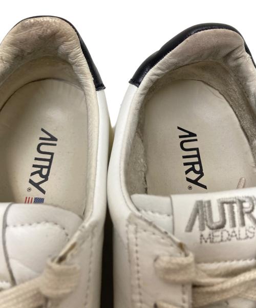AUTRY（オートリー）AUTRY (オートリー) ローカットスニーカー ホワイト サイズ:41の古着・服飾アイテム