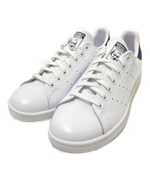 adidas（アディダス）adidas (アディダス) ローカットスニーカー ホワイト×ネイビー サイズ:25.5cmの古着・服飾アイテム