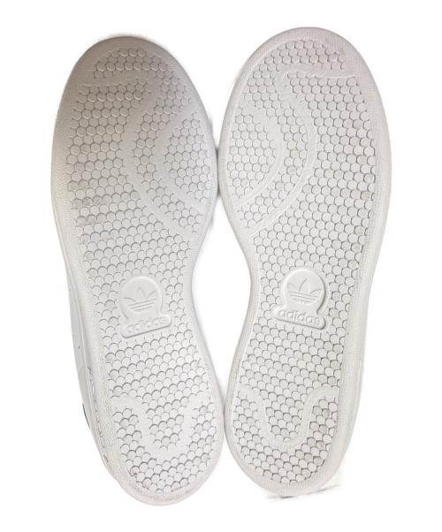adidas（アディダス）adidas (アディダス) ローカットスニーカー ホワイト×ネイビー サイズ:25.5cmの古着・服飾アイテム
