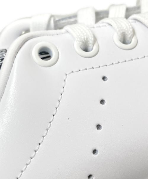 adidas（アディダス）adidas (アディダス) ローカットスニーカー ホワイト×ネイビー サイズ:25.5cmの古着・服飾アイテム