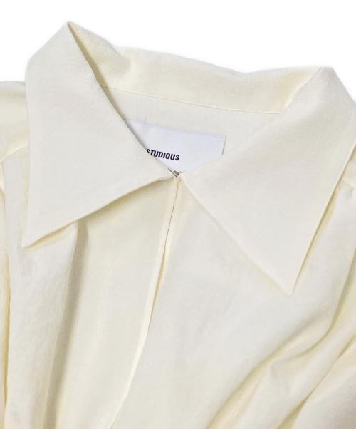 STUDIOUS（ステュディオス）STUDIOUS (ステュディオス) ギャザーウエストシャツ ホワイト サイズ:FREEの古着・服飾アイテム
