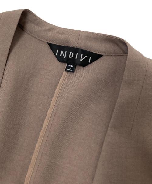 INDIVI（インディヴィ）INDIVI (インディヴィ) ノーカラージャケットセットアップ ベージュ サイズ:JKT:36/PT:38の古着・服飾アイテム
