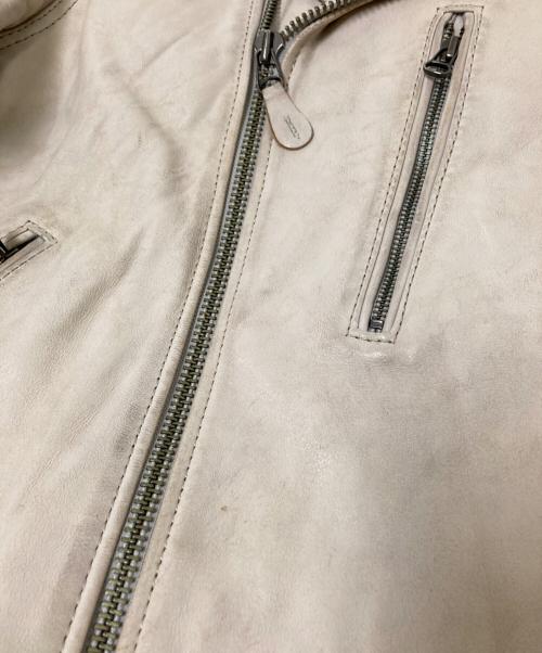 AVIREX（アヴィレックス）AVIREX (アヴィレックス) AGED LEATHER W-RIDERS JACKET ベージュ サイズ:XLの古着・服飾アイテム