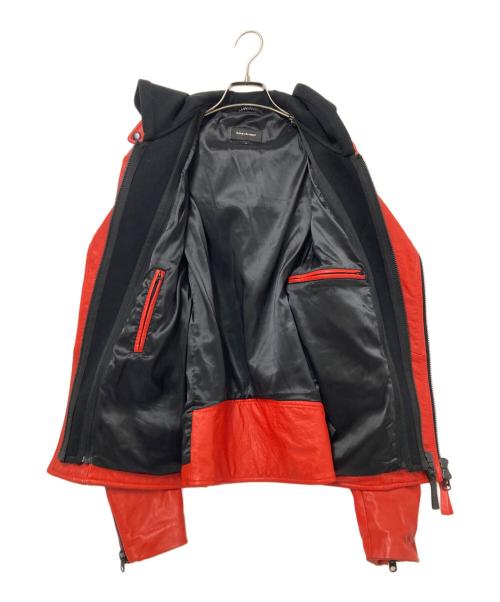 mackage（マッカージュ）mackage (マッカージュ) フードレイヤードレザーライダースジャケット レッド×ブラック（flame） サイズ:38の古着・服飾アイテム
