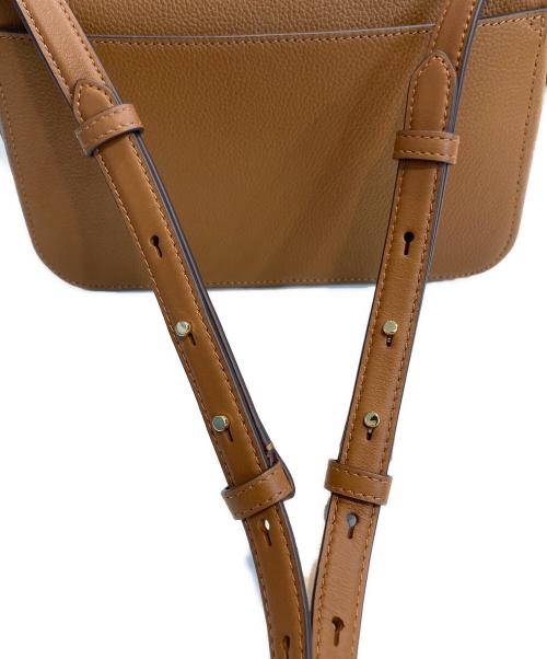 Kate Spade（ケイトスペード）Kate Spade (ケイトスペード) リブスモールフラップクロスボディ グレーの古着・服飾アイテム
