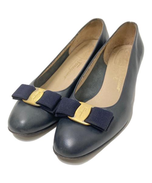 Salvatore Ferragamo（サルヴァトーレ フェラガモ）Salvatore Ferragamo (サルヴァトーレ フェラガモ) ヴァラリボンパンプス ブラック サイズ:6 1/2の古着・服飾アイテム