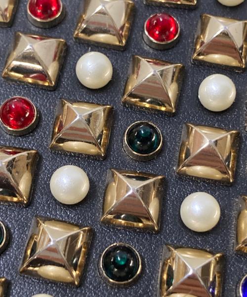 Christian Louboutin（クリスチャン・ルブタン）Christian Louboutin (クリスチャン・ルブタン) スタッズラウンドファスナーウォレット ブラック サイズ:下記参照の古着・服飾アイテム