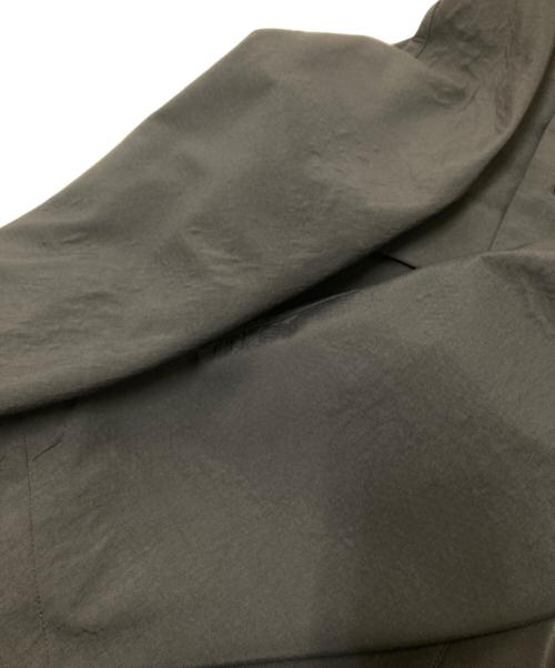 NEW BALANCE（ニューバランス）NEW BALANCE (ニューバランス) OVERCOAT (オーバーコート) ケープ フードジャケット ブラック サイズ:Lの古着・服飾アイテム