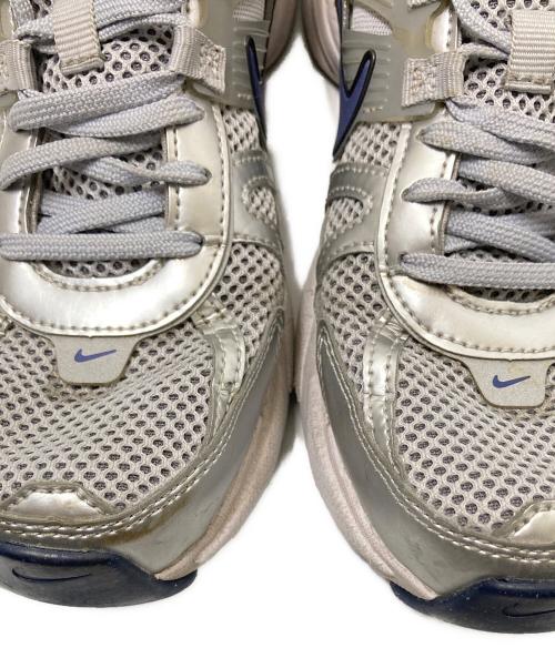NIKE（ナイキ）NIKE (ナイキ) ローカットスニーカー グレー サイズ:25.0㎝の古着・服飾アイテム