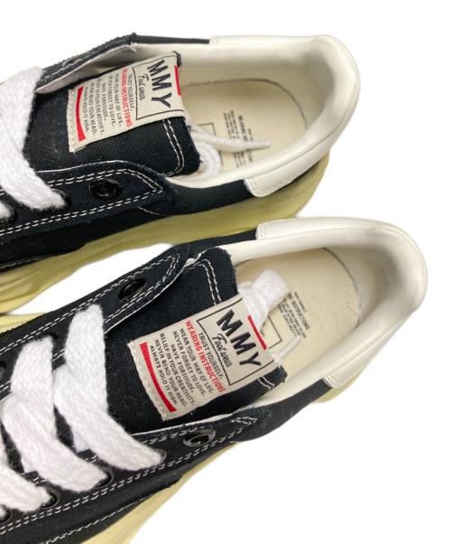 Maison MIHARA YASUHIRO（メゾン ミハラ ヤスヒロ）Maison MIHARA YASUHIRO (メゾン ミハラ ヤスヒロ) BLAKEY LOW CANVAS ブラック×ホワイト サイズ:41の古着・服飾アイテム