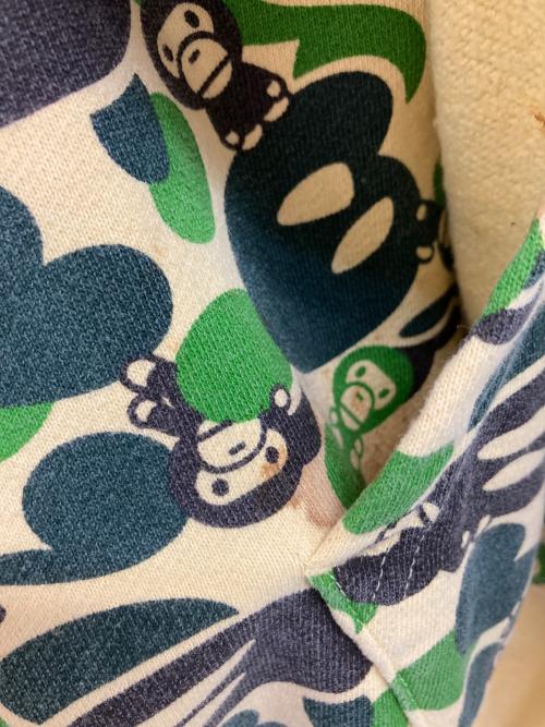 A BATHING APE（アベイシングエイプ）A BATHING APE (アベイシングエイプ) ベイビーマイロ総柄ジップパーカー ベージュ×グリーン サイズ:XLの古着・服飾アイテム