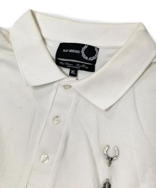FRED PERRY（フレッドペリー）FRED PERRY (フレッドペリー) RAF SIMONS (ラフシモンズ) ポロシャツ ホワイト サイズ:XLの古着・服飾アイテム