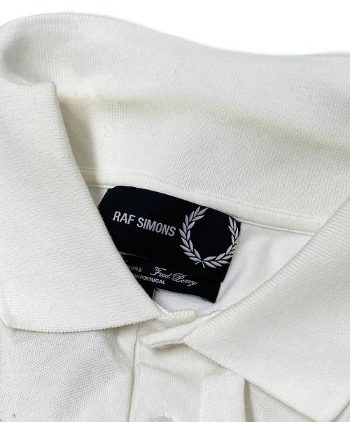 FRED PERRY（フレッドペリー）FRED PERRY (フレッドペリー) RAF SIMONS (ラフシモンズ) ポロシャツ ホワイト サイズ:XLの古着・服飾アイテム