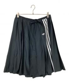 adidas（アディダス）の古着「リボン プリーツ マキシスカート」｜ブラック