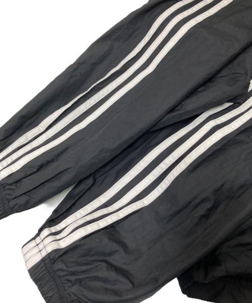 adidas（アディダス）adidas (アディダス) 00‘Sプルオーバーパーカー ブラック×ホワイト サイズ:2XOの古着・服飾アイテム