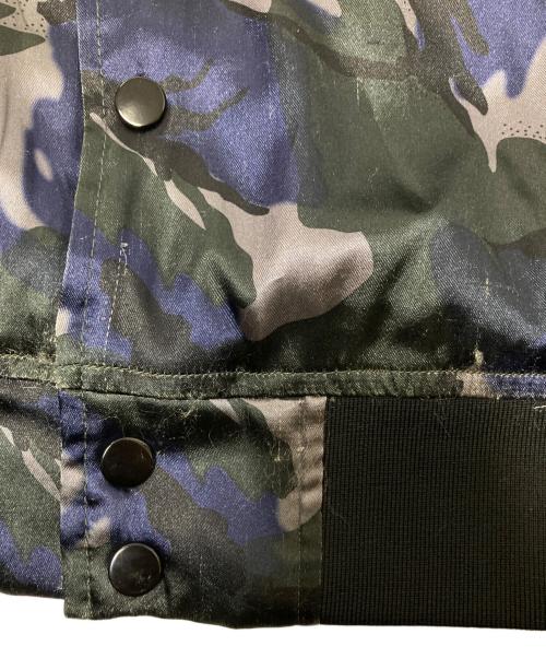 stussy（ステューシー）stussy (ステューシー) カモフラサテンスタジャン グリーン×ネイビー サイズ:XLの古着・服飾アイテム