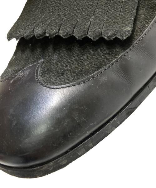 JIMMY CHOO（ジミーチュウ）JIMMY CHOO (ジミーチュウ) カンビネーションフリンジローファー ブラック サイズ:41の古着・服飾アイテム