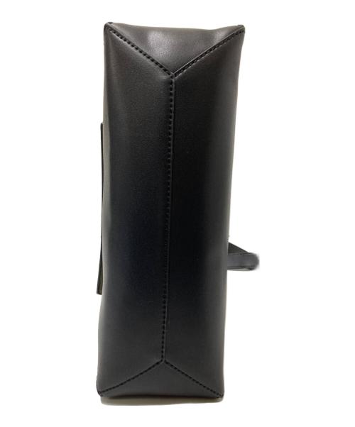 CHARLES & KEITH（チャールズアンドキース）CHARLES & KEITH (チャールズアンドキース) ナスリンジオメトリックショルダーバッグ ブラック サイズ:下記参照の古着・服飾アイテム