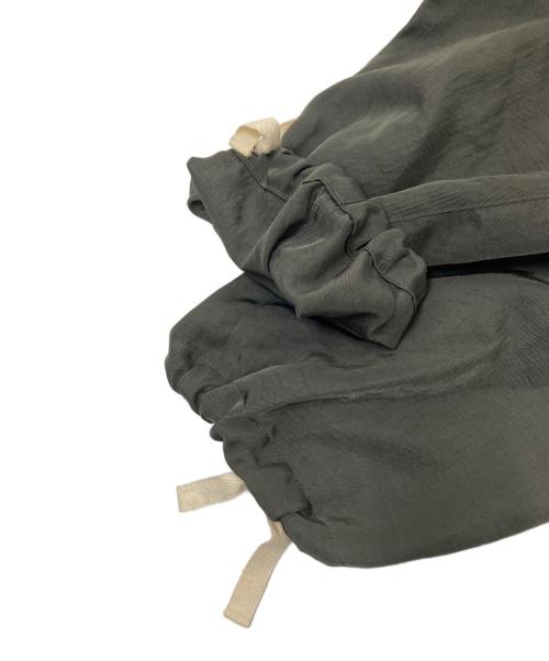Honnete（オネット）Honnete (オネット) EASY SHELL TROUSERS グレー サイズ:下記参照の古着・服飾アイテム