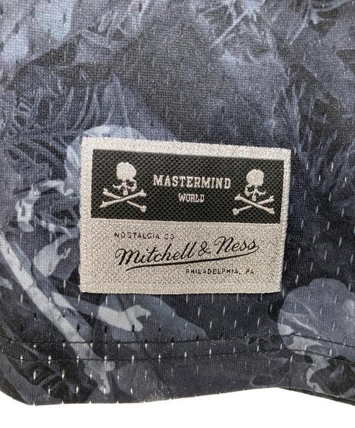Mastermind WORLD（マスターマインド ワールド）Mastermind WORLD (マスターマインド ワールド) MITCHELL & NESS (ミッチェルアンドネス) スカルプリントゲームシャツ グレー サイズ:XLの古着・服飾アイテム
