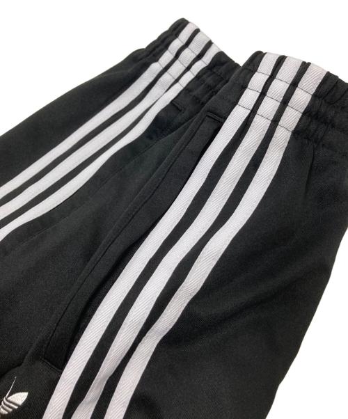 adidas（アディダス）adidas (アディダス) アディカラー クラシックス SST トラックパンツ ブラック×ホワイト サイズ:XSの古着・服飾アイテム