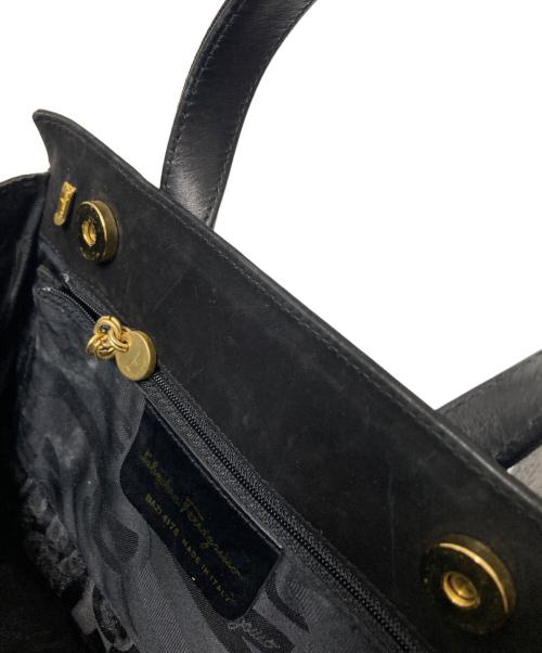 Salvatore Ferragamo（サルヴァトーレ フェラガモ）Salvatore Ferragamo (サルヴァトーレ フェラガモ) ヴァラリボン ハンドバッグ ブラック サイズ:下記参照の古着・服飾アイテム