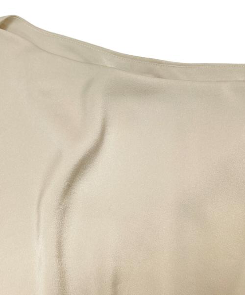 CLANE（クラネ）CLANE (クラネ) SATIN DRAPE TOPS ベージュ サイズ:1の古着・服飾アイテム