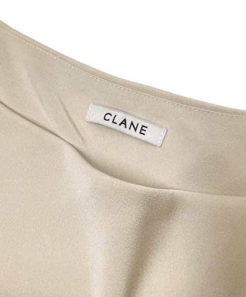 CLANE（クラネ）CLANE (クラネ) SATIN DRAPE TOPS ベージュ サイズ:1の古着・服飾アイテム