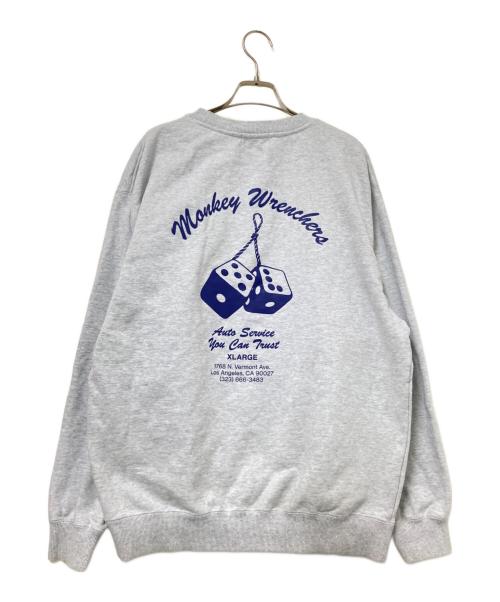 X-LARGE（エクストララージ）X-LARGE (エクストララージ) MONKEY WRENCHERS CREWNECK SWEATSHIRT グレー サイズ:Lの古着・服飾アイテム
