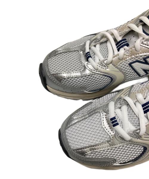 NEW BALANCE（ニューバランス）NEW BALANCE (ニューバランス) ローカットスニーカー シルバー×ネイビー サイズ:23.5cmの古着・服飾アイテム