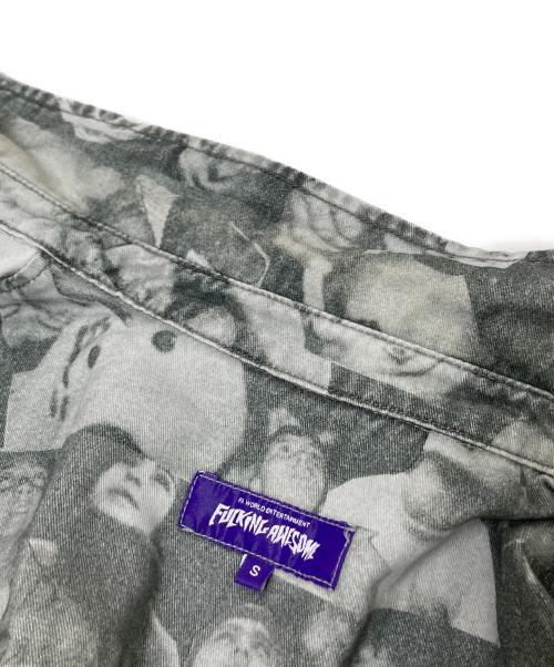 FUCKING AWESOME（ファッキンオーサム）FUCKING AWESOME (ファッキンオーサム) Praying Kids L/S Twill Shirt ホワイト×グレー サイズ:Sの古着・服飾アイテム
