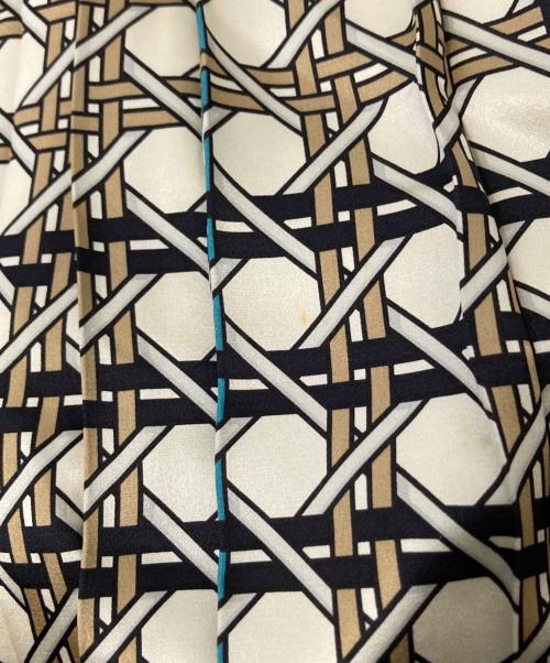 BURBERRY LONDON（バーバリーロンドン）BURBERRY LONDON (バーバリーロンドン) 総柄スカート ベージュ×ブラック サイズ:38の古着・服飾アイテム