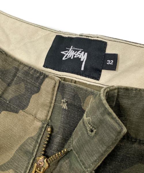 stussy（ステューシー）stussy (ステューシー) カモ柄カーゴパンツ ベージュ×グリーン サイズ:32の古着・服飾アイテム
