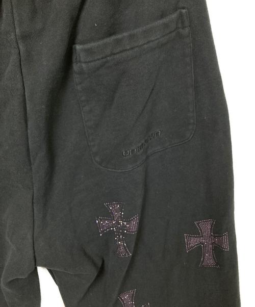 unknown（アンノウン）unknown (アンノウン) Outline Cross Rhinestone Sweat Pants ブラック サイズ:XLの古着・服飾アイテム