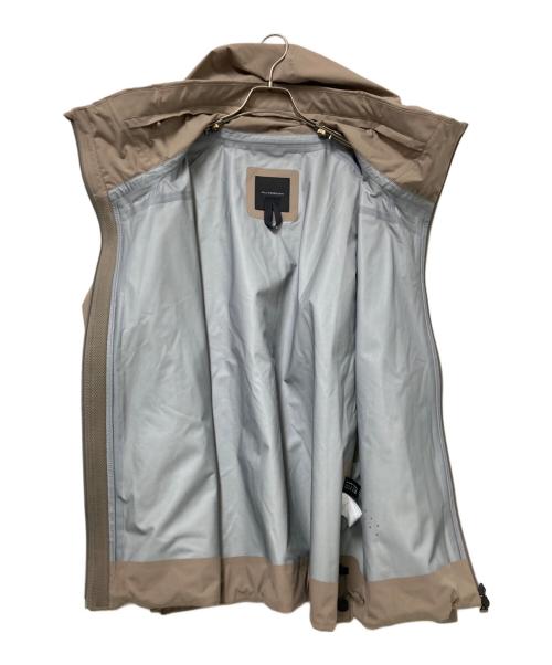 DESCENTE ALLTERRAIN（デザイント オルテライン）DESCENTE ALLTERRAIN (デザイント オルテライン) ハードシェルジャケット“クレアス” ベージュ サイズ:下記参照の古着・服飾アイテム