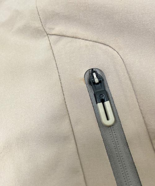 DESCENTE ALLTERRAIN（デザイント オルテライン）DESCENTE ALLTERRAIN (デザイント オルテライン) ハードシェルジャケット“クレアス” ベージュ サイズ:下記参照の古着・服飾アイテム