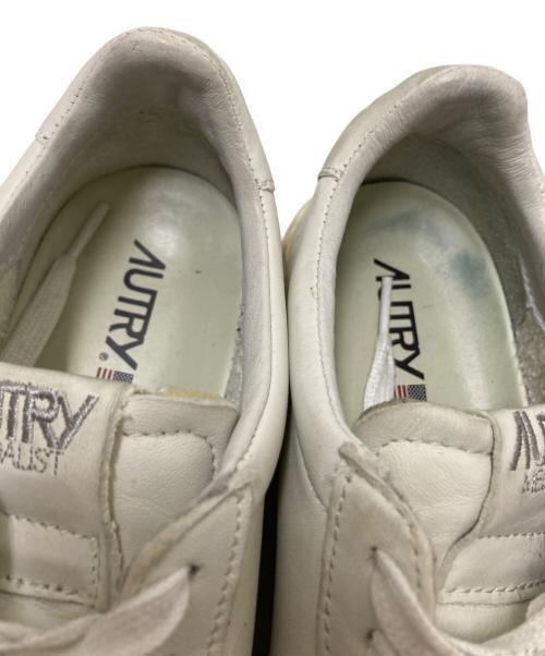 AUTRY（オートリー）AUTRY (オートリー) ローカットスニーカー ホワイト サイズ:41の古着・服飾アイテム