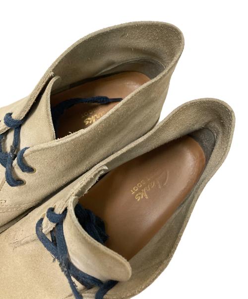 CLARKS（クラークス）CLARKS (クラークス) デザートブーツ ベージュ サイズ:US:7 1/2Mの古着・服飾アイテム