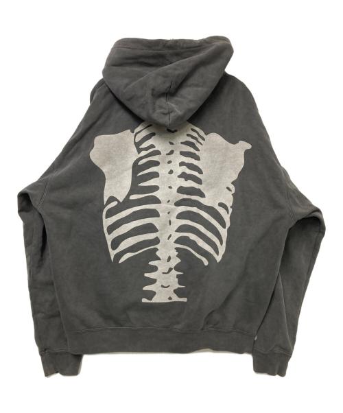 VANSON（バンソン）VANSON (バンソン) ボーンプリントジップパーカー グレー サイズ:Lの古着・服飾アイテム