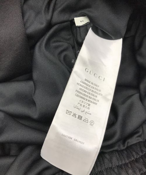 GUCCI（グッチ）GUCCI (グッチ) ストライプトラックジャケット stripe track jacket ブラック×レッド×ベージュ サイズ:Sの古着・服飾アイテム