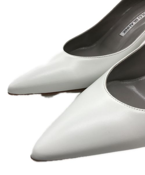 Manolo Blahnik（マノロブラニク）Manolo Blahnik (マノロブラニク) RonHerman (ロンハーマン) KIETTA 別注レザーパンプス　219-0383-0001　ホワイト　 ホワイト サイズ:36の古着・服飾アイテム