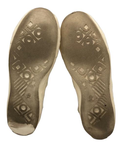 Maison MIHARA YASUHIRO（メゾン ミハラ ヤスヒロ）Maison MIHARA YASUHIRO (メゾン ミハラ ヤスヒロ) PAST Sole 6 - Hole Over-dyed CV Low-top Sneaker　S10FW208 アイボリー サイズ:43の古着・服飾アイテム