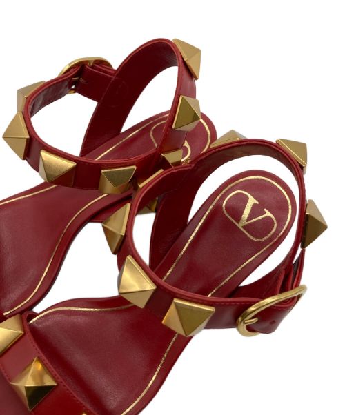 VALENTINO GARAVANI（ヴァレンティノ・ガラヴァーニ）VALENTINO GARAVANI (ヴァレンティノ・ガラヴァーニ) ローマンスタッズサンダル レッド サイズ:36の古着・服飾アイテム