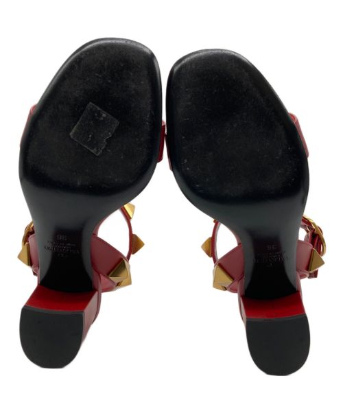 VALENTINO GARAVANI（ヴァレンティノ・ガラヴァーニ）VALENTINO GARAVANI (ヴァレンティノ・ガラヴァーニ) ローマンスタッズサンダル レッド サイズ:36の古着・服飾アイテム