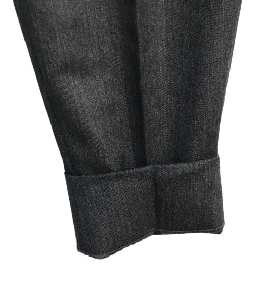 JOHN LAWRENCE SULLIVAN（ジョン ローレンス サリバン）JOHN LAWRENCE SULLIVAN (ジョンローレンスサリバン) ウール テーパード トラウザーパンツ　2B001-0122-01 グレー サイズ:46の古着・服飾アイテム