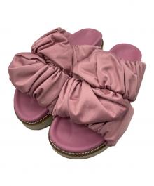 GANNI（ガニー）の古着「Low Flatform Ruched Sandal」｜ピンク