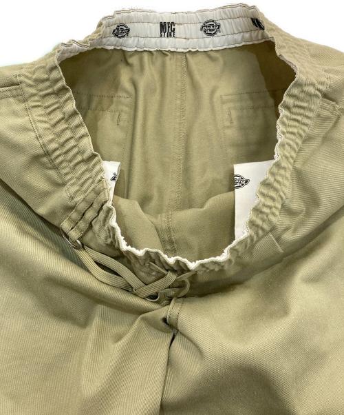 Dickies（ディッキーズ）Dickies (ディッキーズ) MFC STORE (エムエフシーストア) TUCK SHORT WORK PANTS　mfc22s-bt-0006 ベージュ サイズ:Lの古着・服飾アイテム