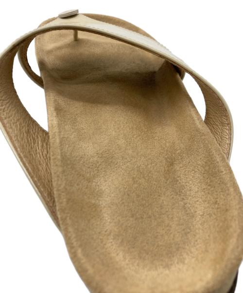 mina perhonen（ミナ ペルホネン）mina perhonen (ミナ ペルホネン) トングサンダル ベージュ サイズ:印字消えの古着・服飾アイテム